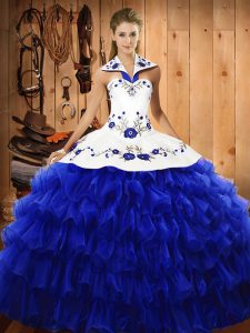 Suntuoso azul real vestidos de quinceañera, bola militar y dulce 16 y quinceañera con bordados y capas con volantes halter top sin mangas con cordones