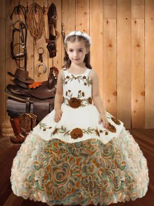 El más popular tejido sin mangas de varios colores con flores enrollables ata para arriba el vestido del desfile de las niñas pequeñas para dulce 16 y quinceañera
