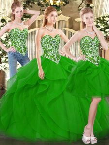 Simple tul verde con cordones sin mangas palabra de longitud vestidos de quinceañera abalorios y volantes