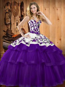 Maravilloso cariño púrpura ata para arriba bordado dulce 16 vestido barrido tren sin mangas