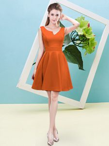Elegante mini longitud de una línea sin mangas naranja rojo vestido dama cremallera