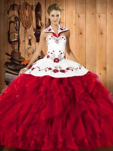 Libre y fácil vestidos de bola rojo halter sin mangas de satén y organza hasta el suelo con cordones bordados y volantes dulces 16 vestidos