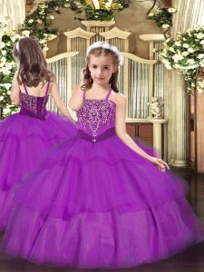 Elegantes abalorios sin mangas púrpuras y capas con volantes hasta el suelo vestido del desfile infantil