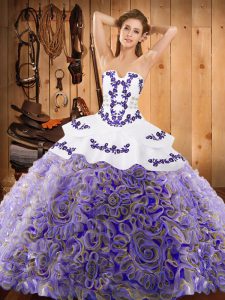 Vestidos de fiesta de múltiples colores bordados vestido de quinceañera con cordones, raso y tela con flores onduladas sin mangas con tren