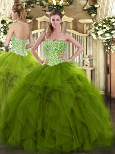 Atrevido vestido de quinceañera sin mangas largo hasta el suelo con abalorios y volantes de organza verde oliva