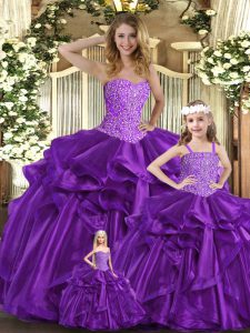 Suntuoso corazón de color púrpura con cordones y abalorios, vestidos de quinceañera sin mangas