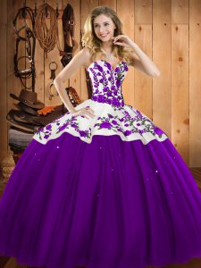 Vestido tradicional sin mangas con cordones 15 quinceañera berenjena púrpura satén y tul