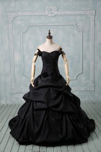 Maravillosas reconocidas sin mangas y flores hechas a mano con un dulce vestido de quinceañera 16 con tren de pincel negro