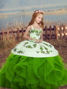 Moderno bordado sin mangas verde y volantes hasta el suelo vestido de desfile de niña