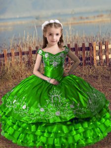 Superior verde sin mangas de satén y organza con cordones vestidos de desfile de niñas para la fiesta de bodas