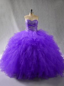Vestidos de bola púrpuras, amor y mangas, abalorios y volantes hasta el suelo encaje hasta membrillo vestidos de bola