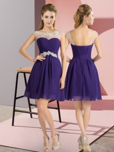 Mini longitud de encaje hasta vestidos de damas púrpura para banquete de boda con abalorios