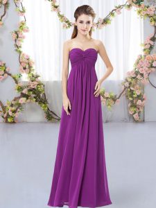 Encantadora púrpura cariño escote fruncido quinceañera dama vestido sin mangas con cremallera