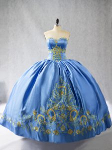 Moda azul cariño bordado vestido de fiesta vestido de fiesta sin mangas con cremallera lateral