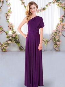 Un hombro sin mangas cruzado vestido de damas gasa púrpura