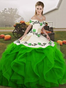 Increíbles vestidos de bola verde de tul fuera del hombro, bordados sin mangas y volantes hasta el suelo con cordones vestido de fiesta vestido de fiesta