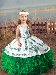 Organza sin mangas de color verde con cordones en un vestido infantil para la fiesta de bodas