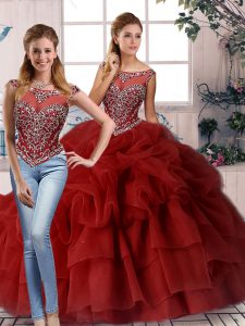 Vestido de quinceañera con cremallera de organza sin mangas y colorido vestido en rojo vino con abalorios y pick ups