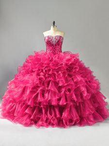 Deslumbrante rosa amoroso con cordones, abalorios y volantes dulces 16 vestidos sin mangas