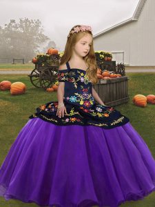 Clase alta berenjena correas de cremallera de organza púrpura sin mangas hasta el suelo vestido de desfile de niña pequeña bordado