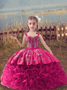 Súper correas sin mangas vestidos de desfile para las niñas barrer tren bordado tela rosa fuerte con flores onduladas