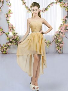 Vestido de dama de quinceañera dorado sin mangas, alto y bajo, con cordones