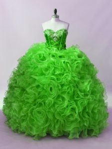 Moderno vestido de novia de color verde con abalorios y volantes dulce 16 vestido de quinceañera sin mangas con cordones
