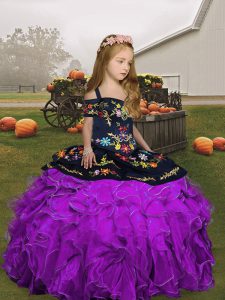 Berenjena púrpura y púrpura de organza con cordones sin mangas hasta el suelo vestido de desfile infantil bordado y volantes