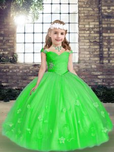 La mayoría de los vestidos largos de color verde para las niñas sin mangas y flores hechas a mano de mano.