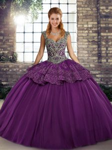 Largo de tul sin mangas a la moda con cordones hasta 15 vestidos de quinceañera en color púrpura con abalorios y apliques