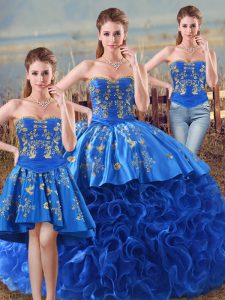 Edgy azul real escote bordado y volantes 15 vestido de quinceañera sin mangas con cordones