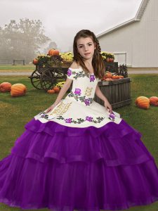 Berenjena púrpura niñas vestido de fiesta por mayor fiesta y baile militar y fiesta de bodas con bordados y capas con volantes correas sin mangas con cordones