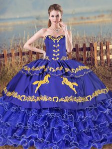 Lujoso encaje dulce 16 vestido azul para dulce 16 y quinceañera con bordado y capas onduladas tren de cepillos