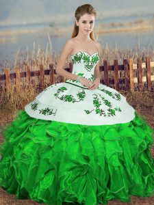 Elegantes vestidos de bola verde, organza, sin mangas, bordados y volantes y bowknot hasta el suelo con cordones hasta 15 vestidos de quinceañera