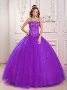 Elegante Vestido De Fiesta Estrapless Hasta El Suelo Tul Bordado Púrpura Vestido De Quinceañera