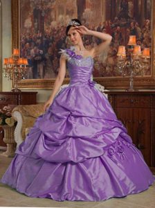 Púrpura Vestido De Fiesta Un Sólo Hombro Hasta El Suelo Hand Floress Tafetán Vestido De Quinceañera