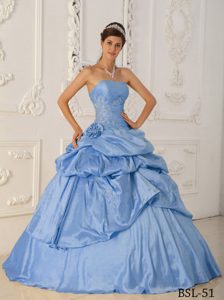 Azul Bebé Corte A / Princesa Estrapless Hasta El Suelo Tafetán Bordado Vestido De Quinceañera