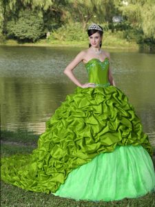 Y Pick-ups Verde De La Primavera Cepillo Tren Exquisito Style para 2015 Vestido De Quinceañera