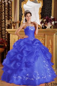 Ryal Azul Vestido De Fiesta Estrapless Hasta El Suelo Bordado Organdí Vestido De Quinceañera