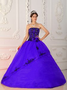 Púrpura Vestido De Fiesta Estrapless Hasta El Suelo Satén Y Organdí Vestido De Quinceañera