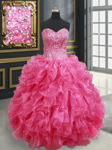 Organza de color rosa caliente hasta el vestido de baile vestido de fiesta sin mangas longitud del piso perlas y volantes