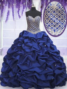 Delicada recoger vestidos de baile quinceañera vestido azul royal tafetán longitud sin mangas del piso de encaje hasta