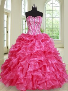 Vestidos de quinceanera de los vestidos de bola del color de rosa del organza de los vestidos de bola sin mangas del cordón y de las colmenas