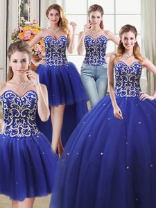 Glamorous de cuatro piezas vestidos de fiesta quinceanera vestidos de color azul royal tulle longitud de piso sin mangas de encaje hasta