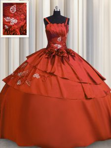 El satén sin mangas rojo del moho del bordado popular ata para arriba el décimo quinto vestido del cumpleaños para la bola militar y el dulce 16 y el quinceanera