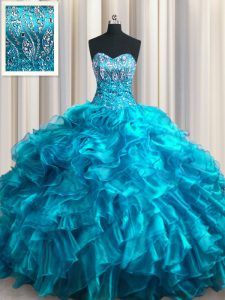 Los vestidos de bola del trullo sin mangas rebordean y las colmenas del organza con el tren atan para arriba el vestido del cepillo del vestido del 15to cumpleaños