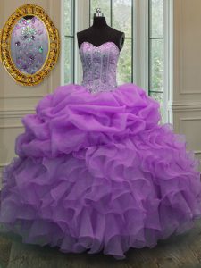 Modal sin mangas de organza de encaje sin mangas hasta rebordear y recoger dulce 16 vestido de quinceañera en lila