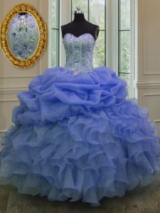 Glorioso rebordear y recoger los vestidos de quinceañera azules atan para arriba longitud sin mangas del piso