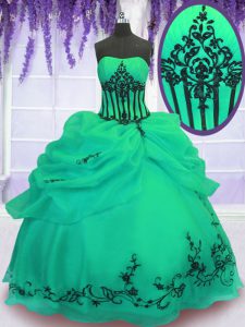 Sin mangas sin tirantes sin tirantes del organza del precio bajo atan el vestido del quinceanera del dulce 16 del bordado en verde