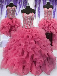 Clásica de cuatro piezas de organza de color rosa hasta el amor sin mangas longitud del piso dulce 16 vestidos con capas y lentejuelas